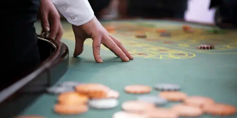 Tâm lý FOMO trong cá cược là gì và vì sao dễ xuất hiện